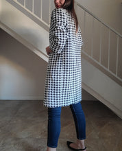 Load image into Gallery viewer, D.VINE Houndstooth Over Coat