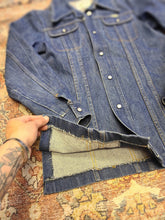 Load image into Gallery viewer, 70s Sedgefield Denim Snap Button Up
