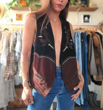 Load image into Gallery viewer, Stunning 70s Vintage Western Leather Vest