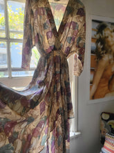 Load image into Gallery viewer, Exquisite 80s Vintage Ruffled Dress